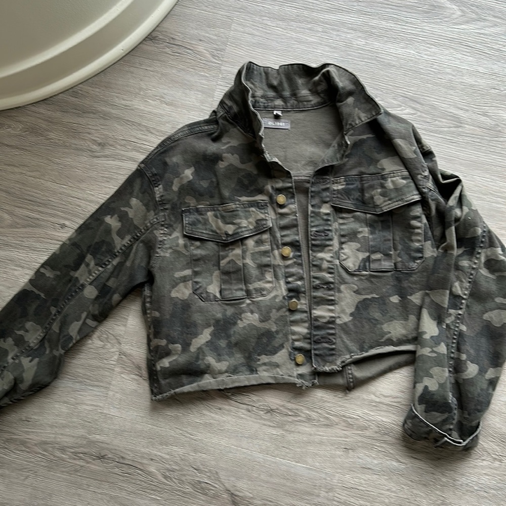 Cropped jacket